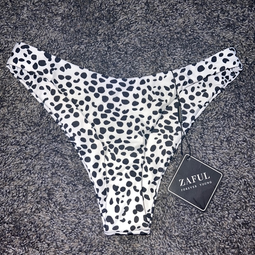 Cheeky Bottoms / Never worn
